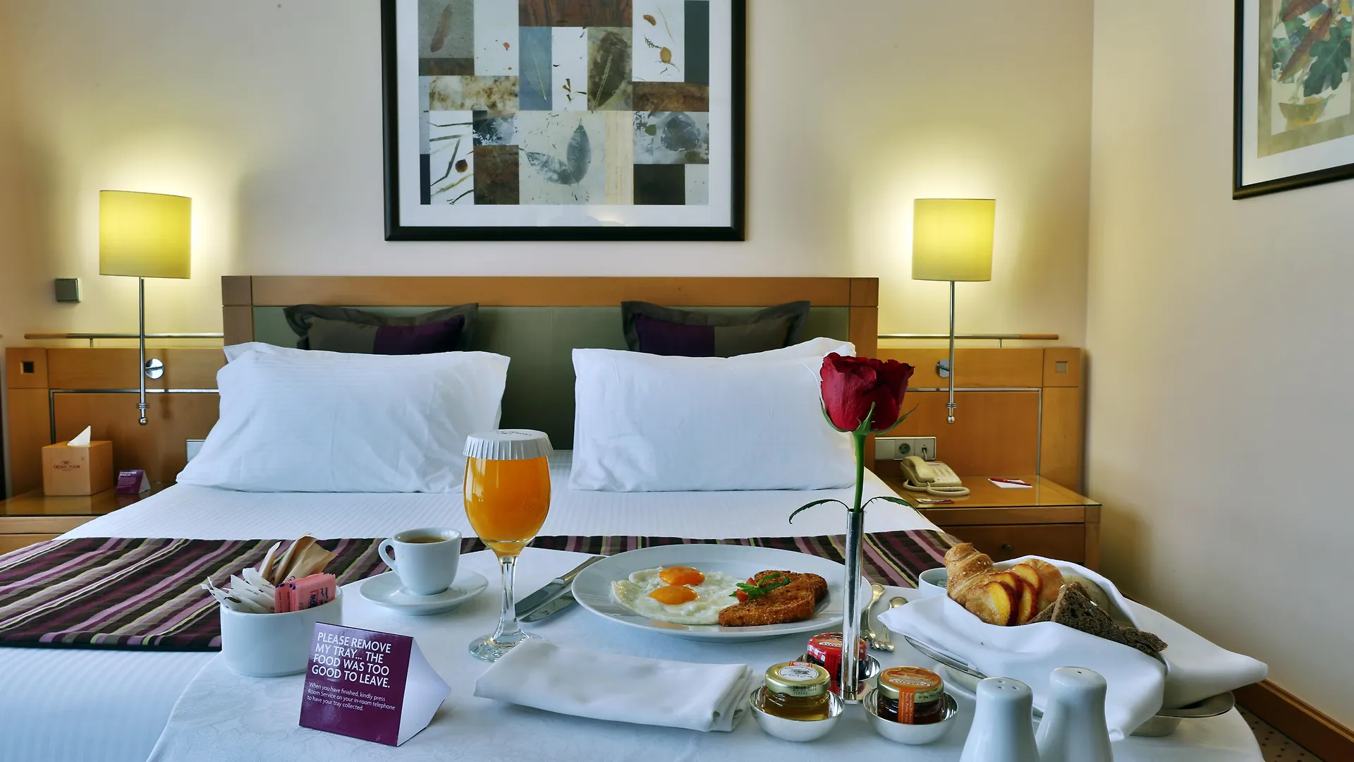 Hotel Crowne Plaza Hamra Beirut By Ihg 5*,